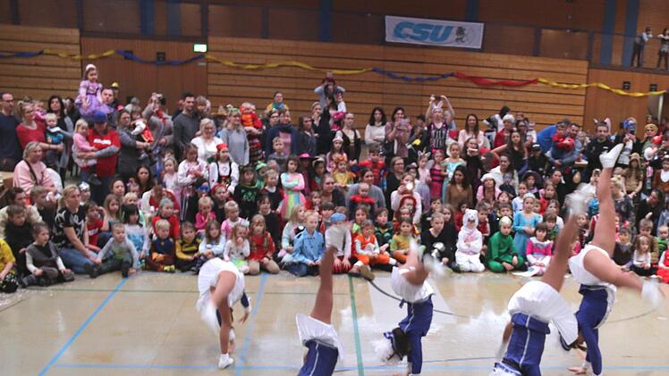 Die Vorführung der "Happy Dancers" war ein Höhepunkt.    Foto: Johanna Blum