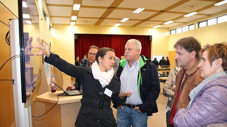 Eindrücke vom Info-Markt in Oberthulba. Foto: Ralf Ruppert