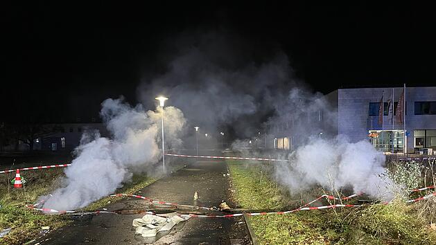 Brand in Drainagesystem fordert Einsatzkr&auml;fte am Neujahrsmorgen