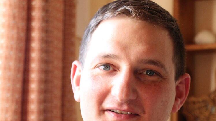 Landwirt Johannes Funke stellt einen Teil seiner Felder zwischen Adelsdorf und Neuhaus zur Verfügung. Er bietet Patenschaften für mehr blühende Pflanzen an.  Von den Unterzeichnern des Volksbegehrens erhofft er sich mehr privates Engagement. Foto: Christian Bauriedel