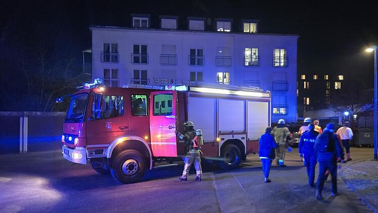 Bamberg: Rauchentwicklung in Wohnhaus - Nachbar tritt Tür ein und rettet Bewohnerin