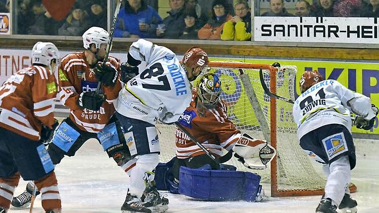 Damit der Eissport langfristig in Bad Kissingen gesichert ist, sucht die Stadt nach einem privaten Betreiber für die Eishalle.  Foto: Marion Wetterich/Archiv