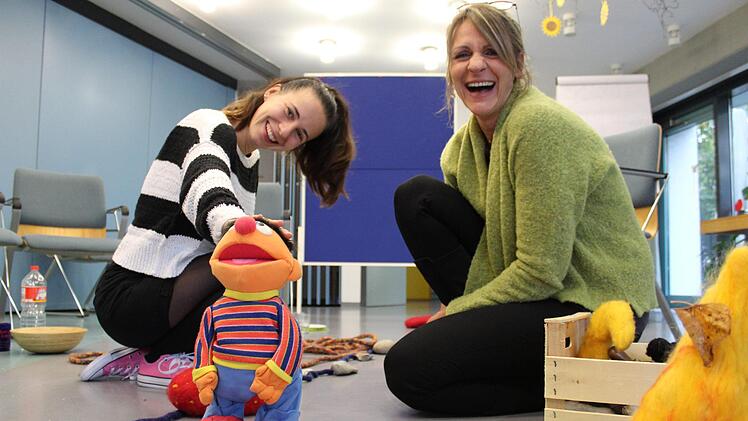Andrea Zellmer und Referentin Valeska Riedel haben gut lachen: Die Inhouse-Schulung war zwar zweitägig anstrengend, aber aus ihrer Sichtabsolut hilfreich.
