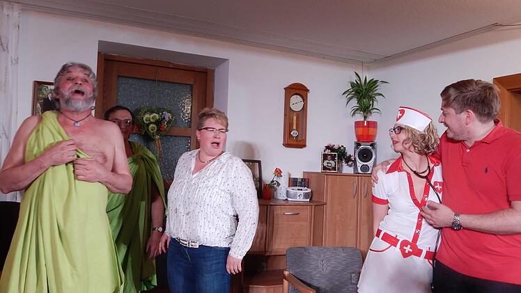 Verwirrspiel: Eberhard Einwag, Richard Zimmermann, Sandra  Zimmermann, Andrea Heisinger und Jens Rödel (von links).Horst Wunner