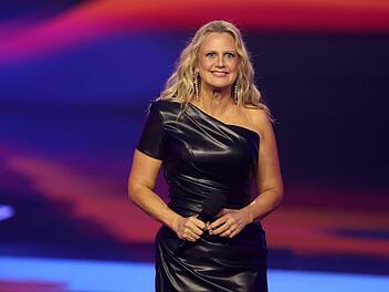Barbara Schöneberger Barbara Schöneberger ist auch dieses Jahr wieder beim "Eurovision Song Contest" im Einsatz - bei der "NDR Talk Show" muss sie daher am Freitag aussetzen.