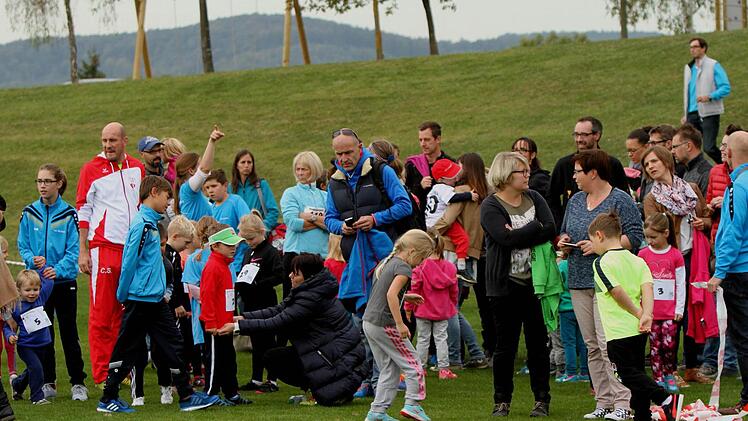 Viele Zuschauer verfolgten den Bambinilauf.