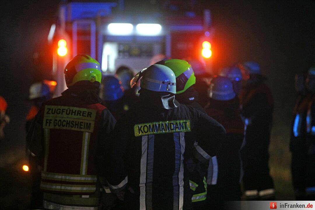150 Strohballen gehen lichterloh in Flammen auf - Brandstiftung wahrscheinlich