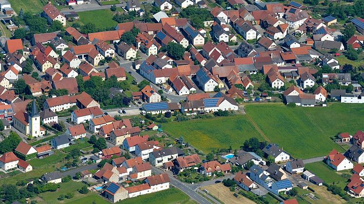Blick auf das  Staffelbacher Baugebiet, in dem die 30 Reihen-Eckhäuser verwirklicht werden sollen.Foto: Ronald Rinklef