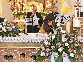 Armin Vetterdietz, Manfred Fehn, Waldemar Förtsch und Ingo Neubauer begeisterten in der St.-Nikolaus-Kirche in Windheim mit einer Liederauswahl, die Herz und Seele berührte