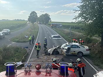 Volkach: Emotionales Statement der Feuerwehr zu schwerem Taxiunfall - "Ersthelfer spitzenmäßig"