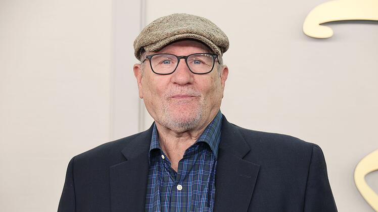 Ab 2009 spielte Ed O'Neill wieder das Oberhaupt einer (Patchwork-)Familie spielen: F&uuml;r die Rolle des Jay Pritchett in "Modern Family" wurde er f&uuml;r den "Emmy" nominiert.