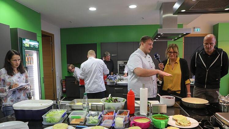 Impressionen vom Oberfranken-Burger-Wettbewerb im Kulmbacher Mupäz Foto: Barbara Herbst