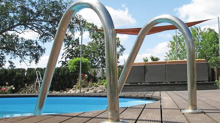 Der Pool des Bürgermeisters - hier ein Symbolfoto - war auch Thema in der Bürgerversammlung. Foto: Archiv