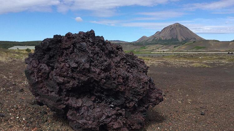 Allerorten sieht man die Spuren unz&auml;hliger Vulkanausbr&uuml;che. Foto: privat