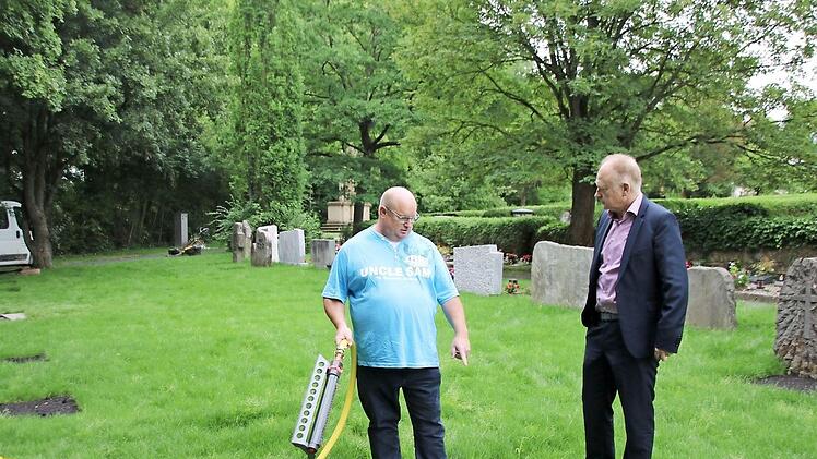 Mit der Abteilung D ist das vorerst letzte Teilstück hergerichtet worden. Jetzt stehen auch wieder individuelle Urnengräber zur Verfügung.