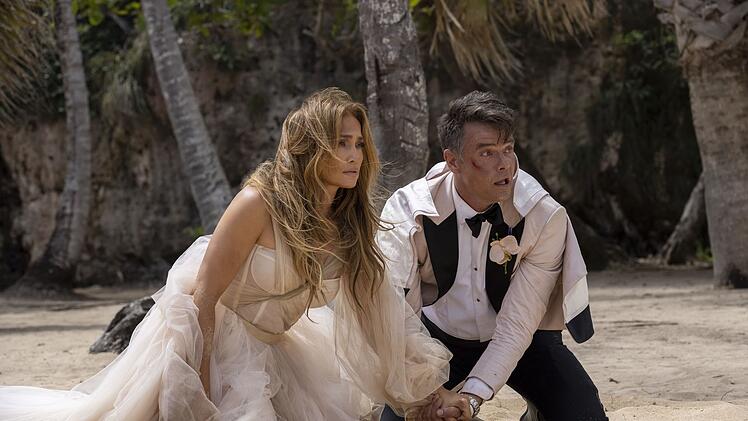F&uuml;r Darcy (Jennifer Lopez) und Tom (Josh Duhamel) l&auml;uft die Traumhochzeit nicht wie geplant: Die beiden werden &uuml;berfallen und als Geiseln genommen.
