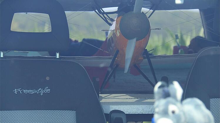 Modellflugzeuge mit größeren Maßstäben passen nur zerlegt ins Auto.