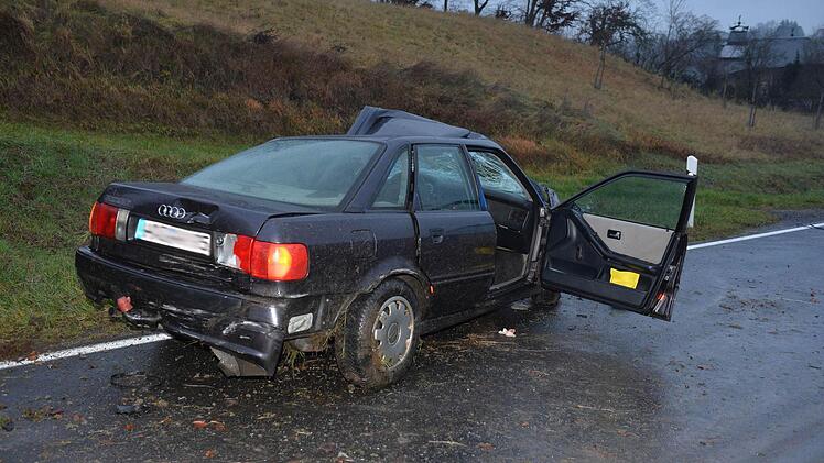 Gleich drei Autos waren Dienstagmorgen an einem Unfall beteiligt, der zwischen Dankenfeld und Priesendorf passierte. Alle Fotos: Ronald Rinklef