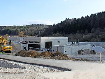Was jetzt noch eine Baustelle ist, wird später einmal eine Kläranlage sein.  Foto: Carmen Schwind