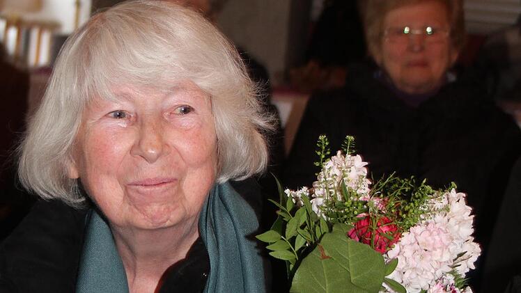 Ruth Meuß, die Ehefrau des langjährigen Burghaiger Pfarrers Johannes Meuß, hat viele Jahre den Kirchenchor geleitet. Foto: Sonny Adam