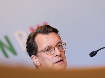 Ministerpr&auml;sident W&uuml;st zu aktuellen Themen