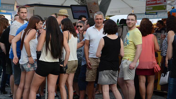 Impressionen vom Beginn des Altstadtfests am Freitagabend. Foto: Dagmar Besand