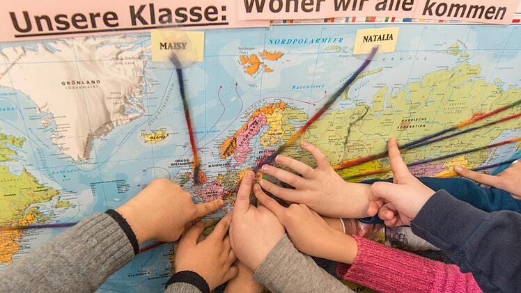 Aus aller Herren L&auml;nder kommen Jahr f&uuml;r Jahr Zuwanderer nach Deutschland. Die SPD will daf&uuml;r eine bessere Steuerung nach kanadischem Vorbild.  Foto: Armin Weigel, dpa