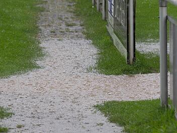 Zu viel Wasser l&auml;sst wenig Fu&szlig;ball zu. Foto: Archiv