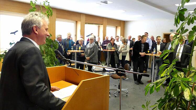 Bürgermeister Werner Diersch bei seiner Neujahrsansprache vor den Vereinsvertretern Fotos: Dieter Hübner