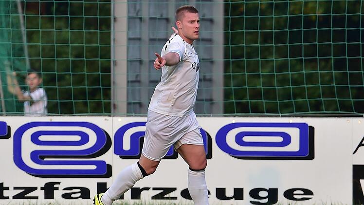 Michael Jonczy, hier noch zu seiner Zeit in Eltersdorf, schoss den TSV H&ouml;chstadt an die Tabellenspitze. Archivfoto: Sportfoto Zink