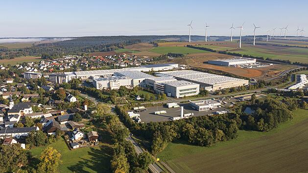 dennree Stammsitz in Töpen / Weiterer Text über ots und www.presseportal.de/nr/168521 / Die Verwendung dieses Bildes für redaktionelle Zwecke ist unter Beachtung aller mitgeteilten Nutzungsbedingungen zulässig und dann auch honorarfrei. Veröffentlichung ausschließlich mit Bildrechte-Hinweis.