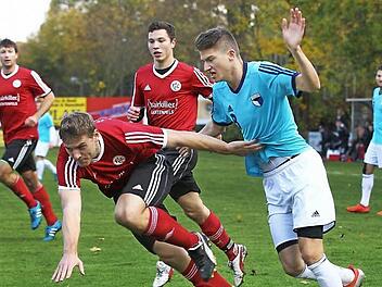 Mit Ausnahme der Partie gegen Lichtenfels haben Steffen Müller (re.) und die SpVgg Jahn Forchheim alle bisherigen Duelle mit den Aufsteigern in die Landesliga Nordwest gewonnen.  Foto: Zink
