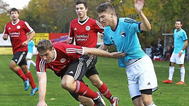 Mit Ausnahme der Partie gegen Lichtenfels haben Steffen Müller (re.) und die SpVgg Jahn Forchheim alle bisherigen Duelle mit den Aufsteigern in die Landesliga Nordwest gewonnen.  Foto: Zink