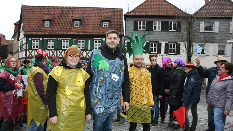 Beim Kronacher FaschingszugMaria Löffler
