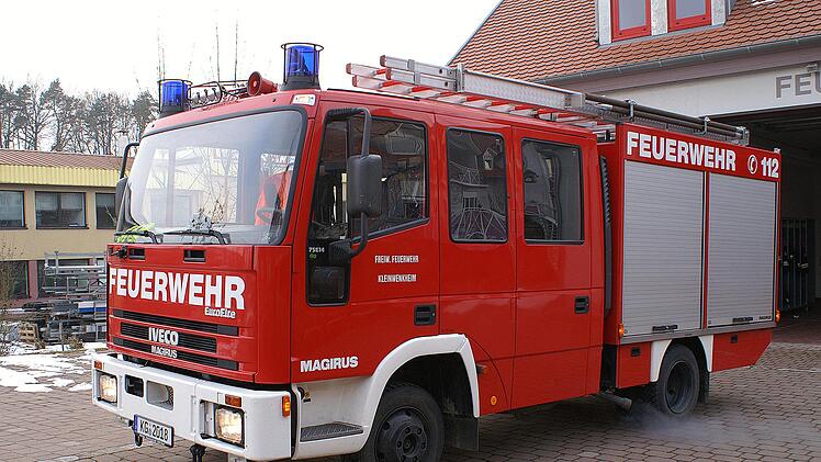 Auf den Namen "Agnes" hat die Feuerwehr Kleinwenkheim ihr Löschfahrzeug LF  8/6 getauft. Oliver Jurk