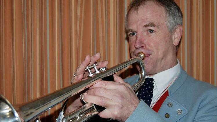 Dieter Limpert spielt seit 50 Jahren bei den Steinacher Musikanten die Trompete. Foto: Sigismund von Dobschütz