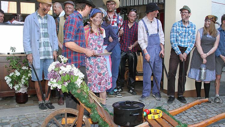 Einen großen Topf dampfender Brühe haben die "Worschdfohrer" abgestaubt.
