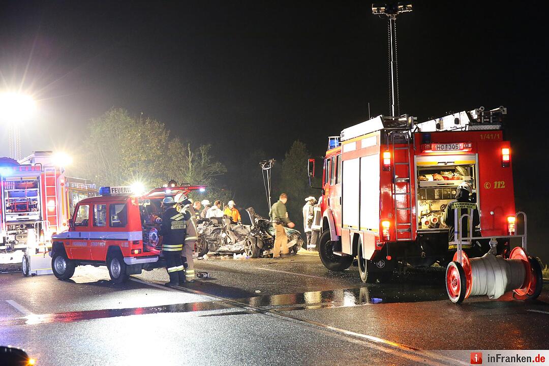 Ein Toter bei Frontalzusammenstoß auf B15
