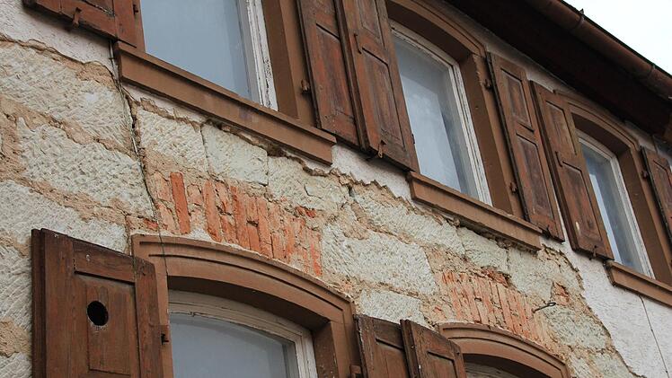 Besonders markant sind die alten Fensterläden.  Foto: Andreas Dorsch