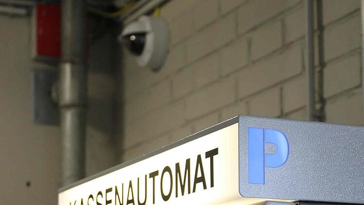 Auch im Bereich des Kassenautomaten wurde im Parkhaus Basteigasse eine Kamera angebracht. Fotos: Alexander Hartmann