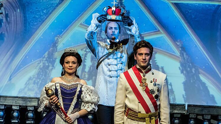 Die Aufführung des Musicals "Sissi" im Kongresshaus Rosengarten beschert dem Coburger Publikum ein Wiedersehen mit Claus J. Frankl als Darsteller und Regisseur.