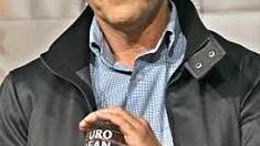 Auch Christian Schuster sen. hat eine Trophäe.  Fotos: Nikolas Pelke