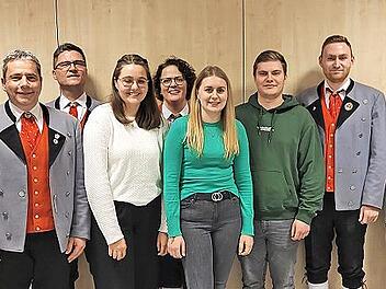 Neuwahlen beim Musikverein Waldfenster: (von links) Sabrina Schmitt, Sebastian Schlereth, Heiko Kessler, Christian Metz, Rosalie Albert, Claudia Schlereth, Marie Morber, Marius Schlereth, Max Morber, Christian Kleinhenz, Markus Kliem.