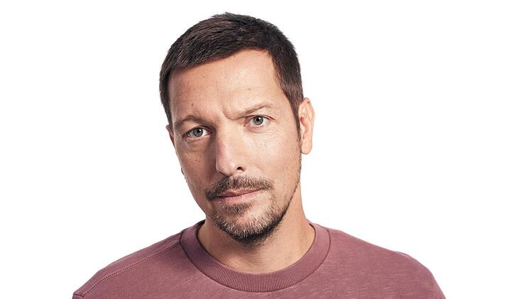 Thilo Mischke beleuchtet in seiner neuen Reportage den Aufstieg der Autokraten - und begibt sich daf&uuml;r auf "Dikta-Tour".