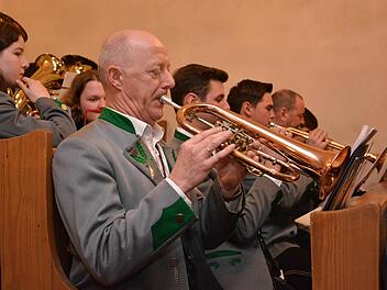 Der Musikverein Stangenroth hat das traditionelle Adventskonzert mitgestaltet.  Fotos: Björn Hein