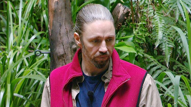 Gil Ofarim wird an Tag 13 des Dschungelcamps von Ariel konfrontiert.