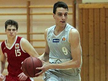 Beim 67:79 im Spitzenspiel der NBBL gegen den FC Bayern München war Daniel Keppeler (vorn) der erfolgreichste Breitengüßbacher Punktesammler. Fotos: sportpress