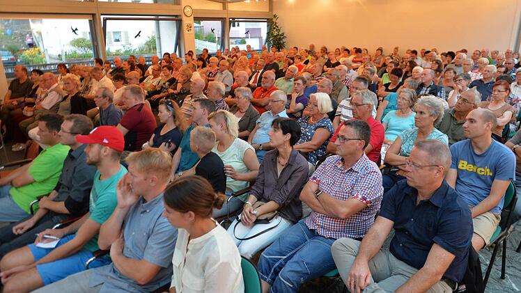 Wahlforum der Saale-Zeitung am 1. September 2016 in der Georgi-Halle, Bad Brückenau. Foto: Ronald Rinklef