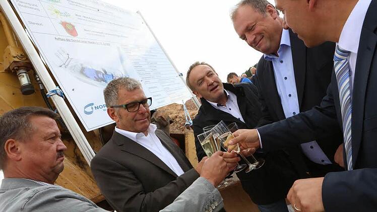 Spatenstich am Lonnerstadter Windpark. Foto: Barbara Herbst