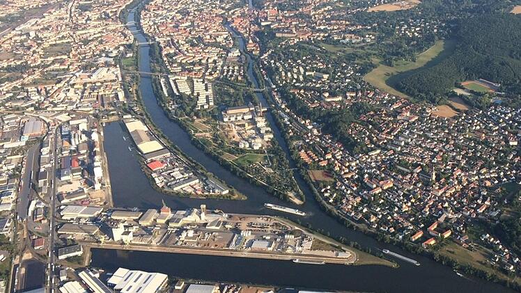 Bambergs Stadtbild im Norden  ist wesentlich von den zwei Hafenbecken geprägt. Nun wird überlegt, eines davon zurückzubauen.  Michael Wehner